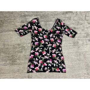 Decree Top Womens Medium Black Floral Scoop Neck Short Sleeve Slim Fit Cotton
